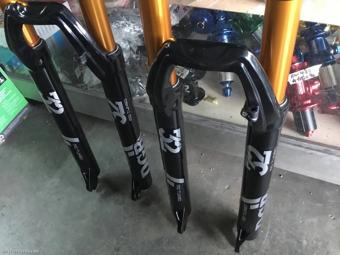 DGB 27.5er Pro 32 Air Forks Taiwan (free pos w.m)