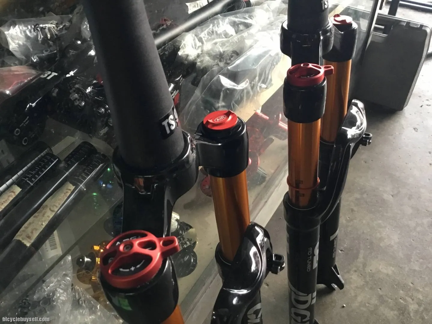 DGB 27.5er Pro 32 Air Forks Taiwan (free pos w.m)