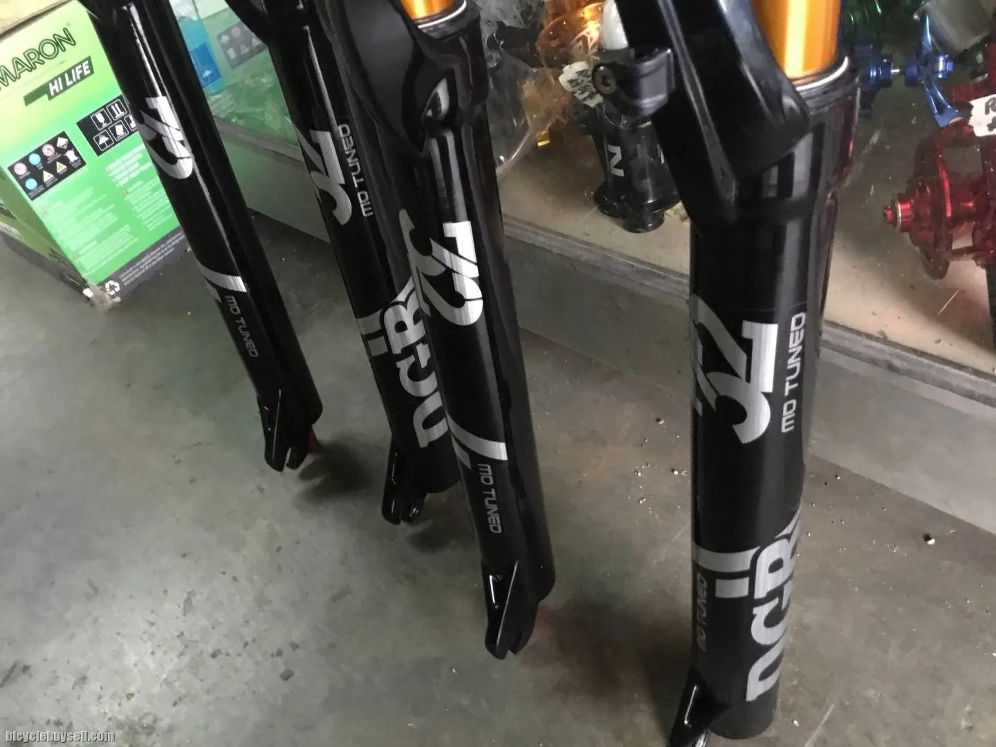 DGB 29er Pro 32 Air Forks Taiwan (free pos w.m)