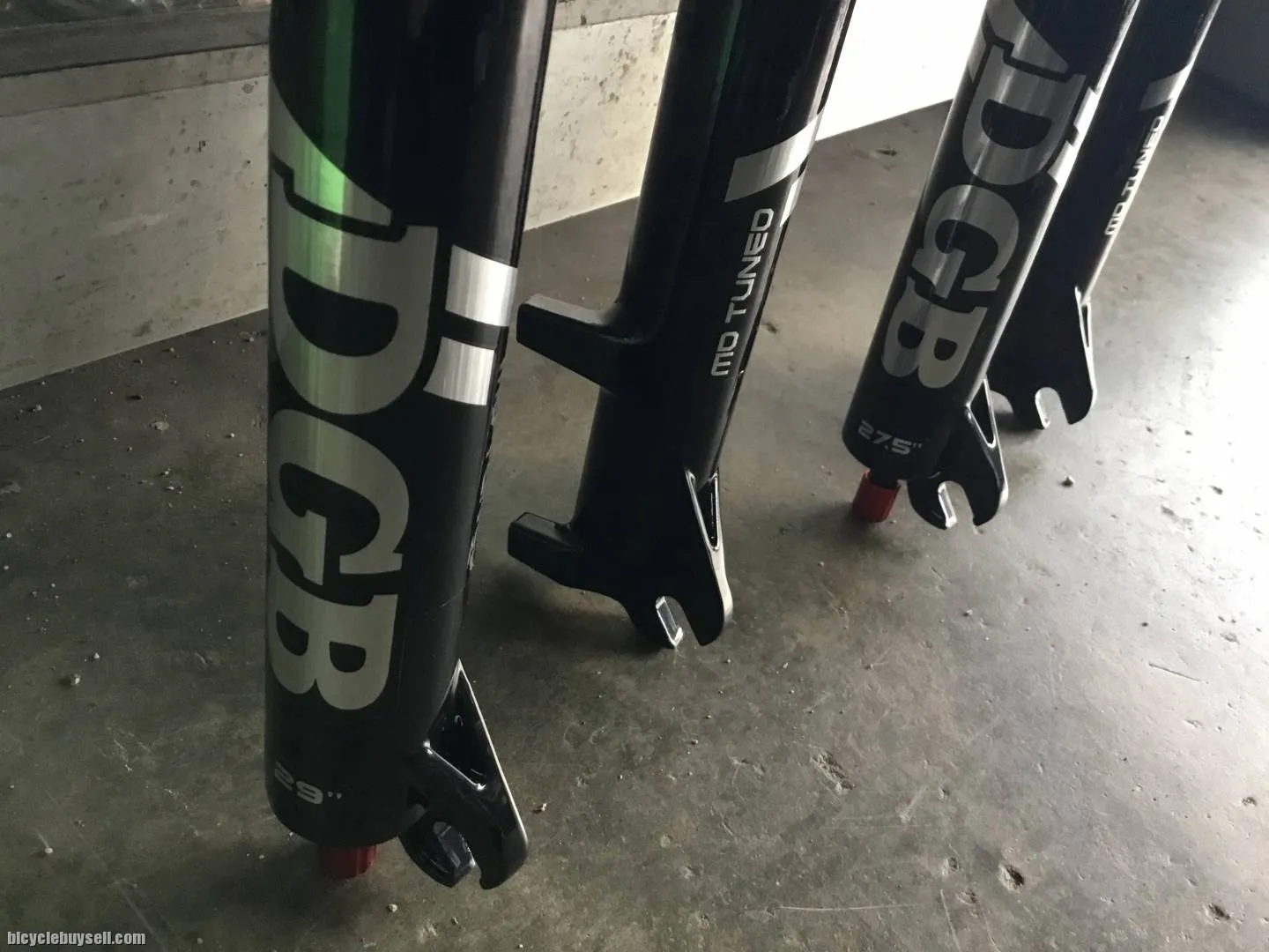 DGB 29er Pro 32 Air Forks Taiwan (free pos w.m)