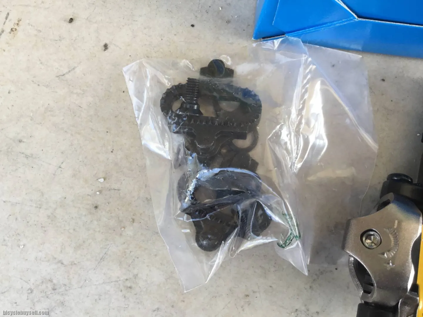 Shimano PD-M520 Clipless Pedal  -- Free courier