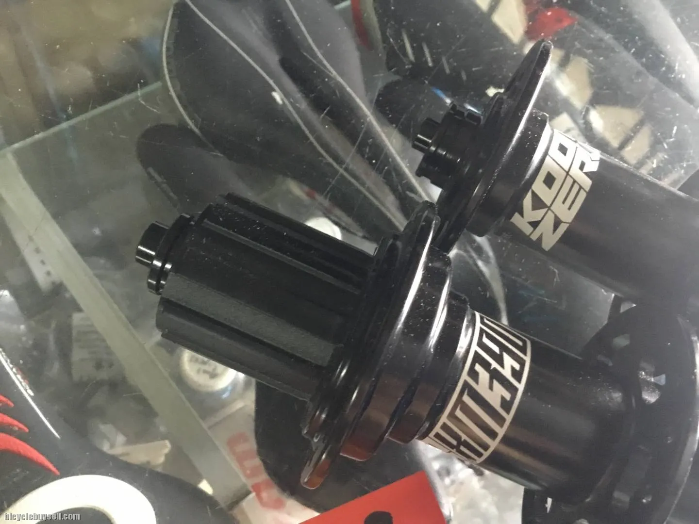 Koozer XM390 Pro LightWeight 32H Hubs (free pos w.m)