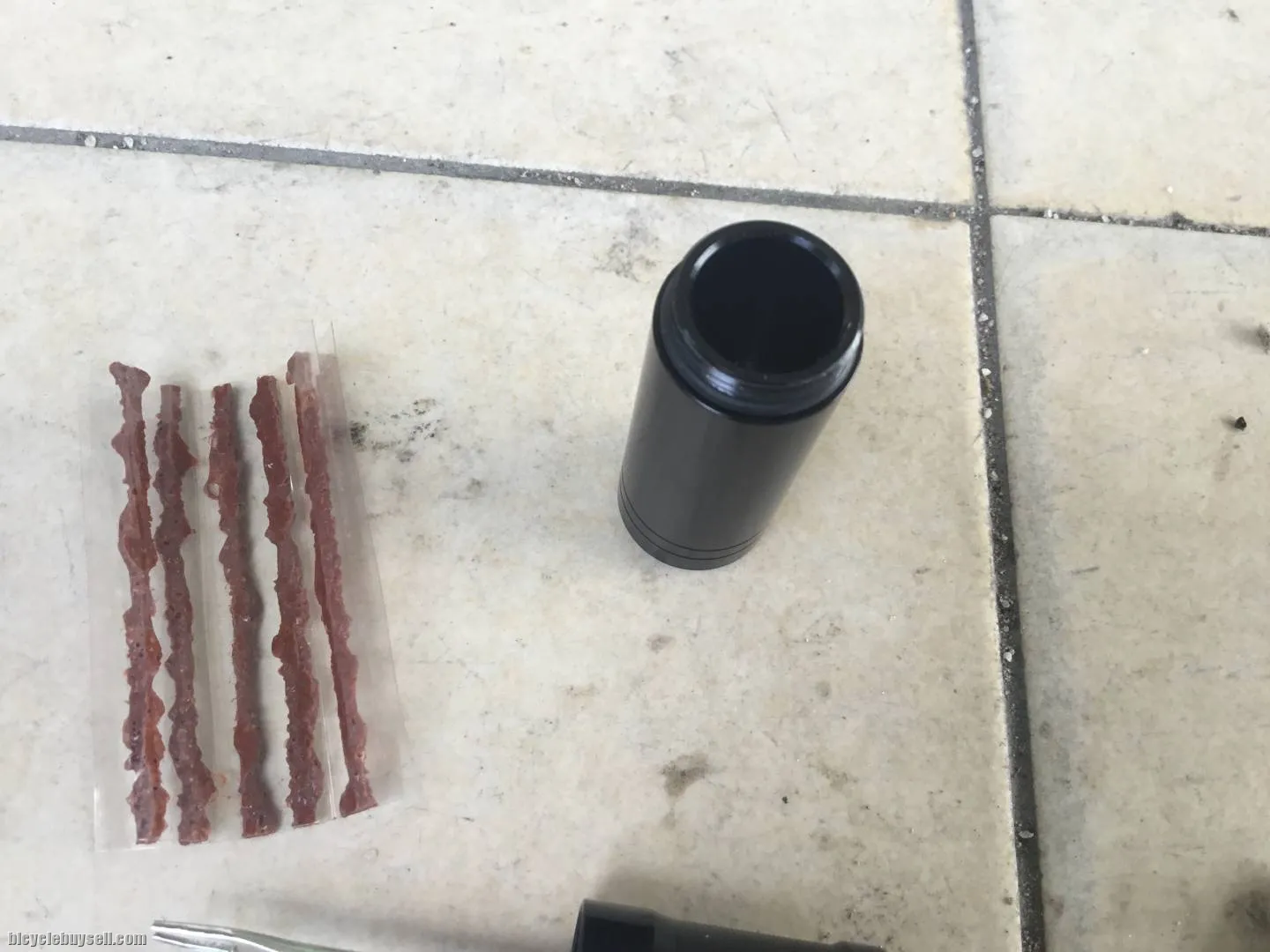 Tubeless/Tubular Cigar Tool Fixes Punctures in Style--  free courier