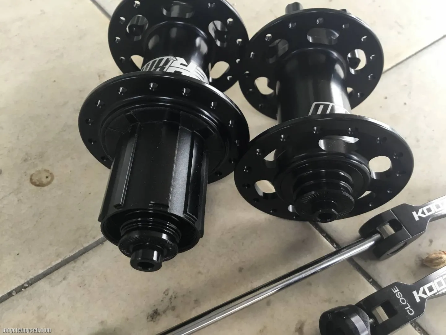 Koozer XM390 Pro Hubs MTB 32H | QR -- free courie