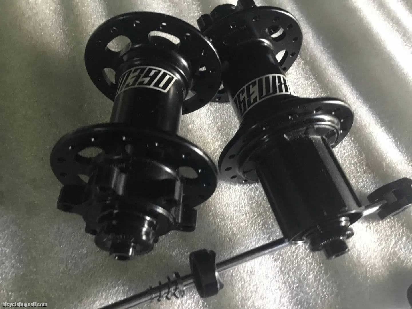 Koozer XM390 MTB Hubs 32H 6Pawl/ThruAxle @ free pos