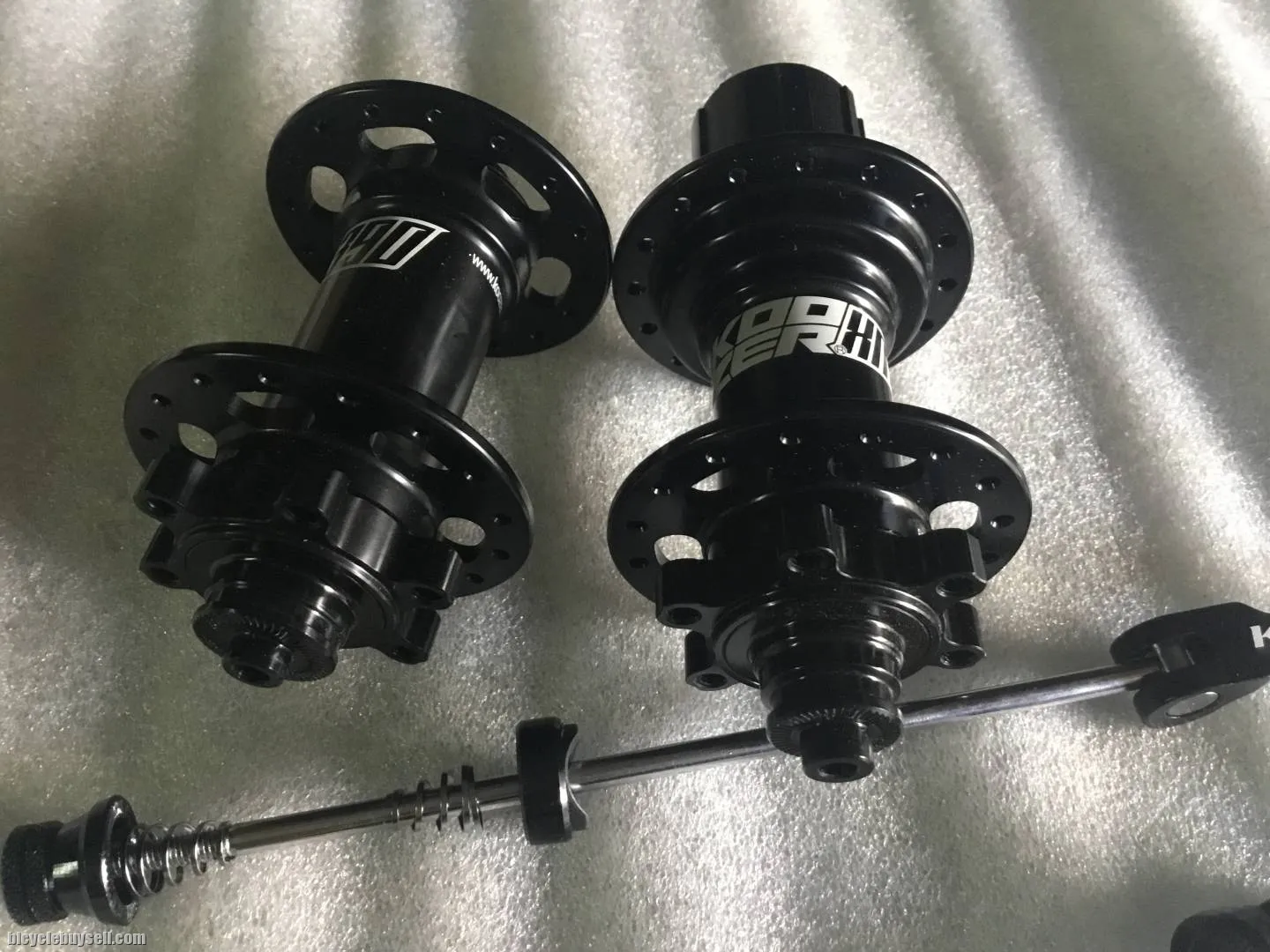 Koozer XM390 MTB Hubs 32H 6Pawl/QR @ free pos