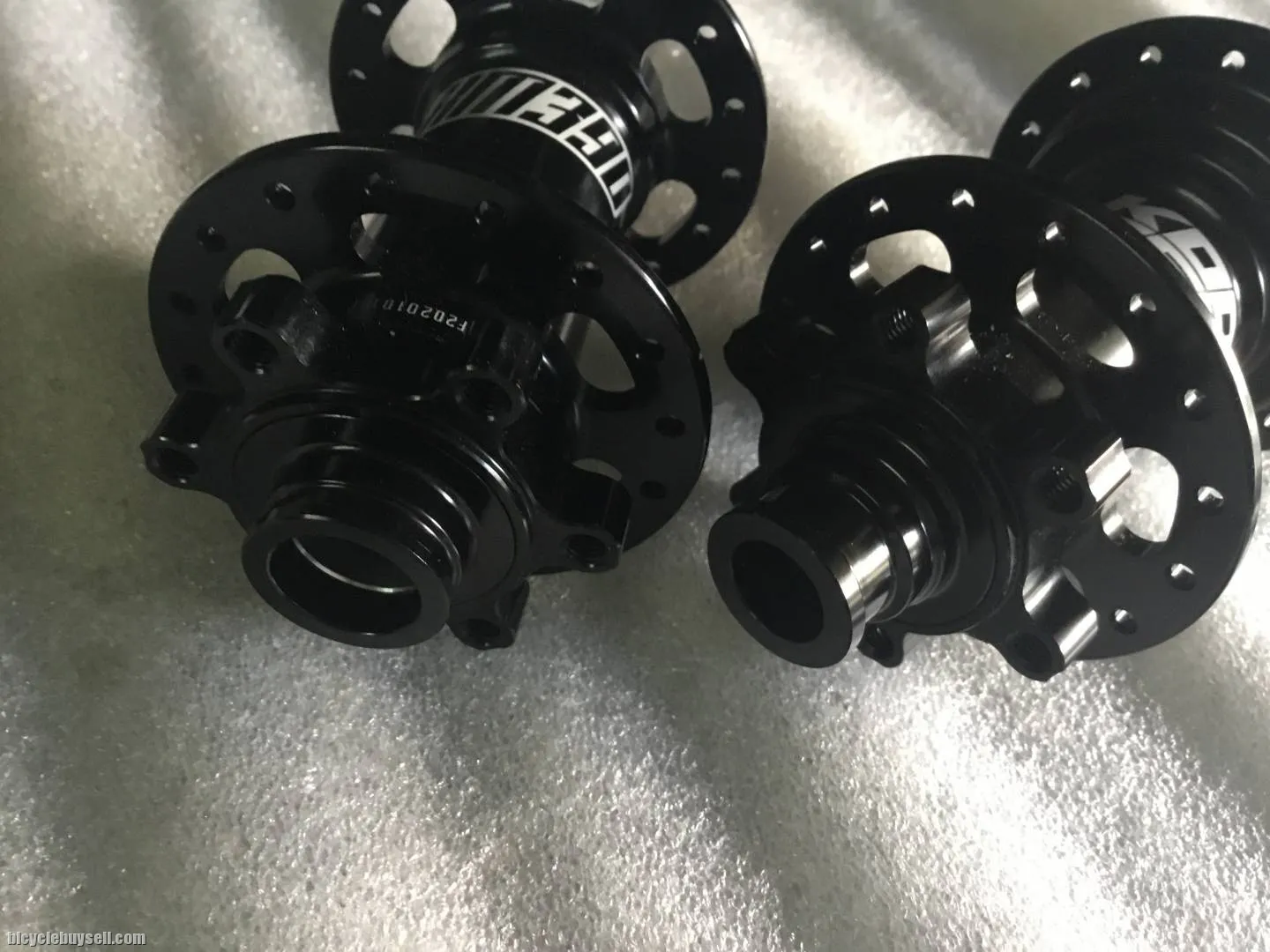 Koozer XM390 MTB Hubs 32H 6Pawl/QR @ free pos