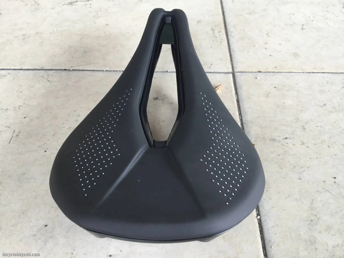 Saddles Wide and Flow - Long Distance -- free courier
