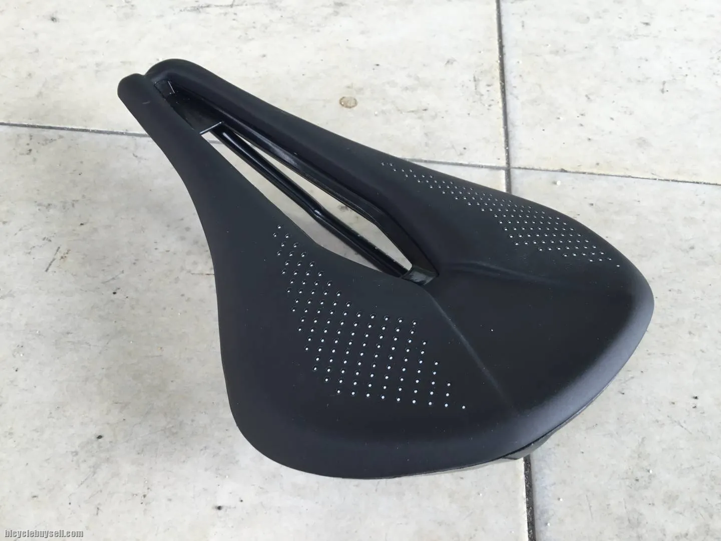 Saddles Wide and Flow - Long Distance -- free courier