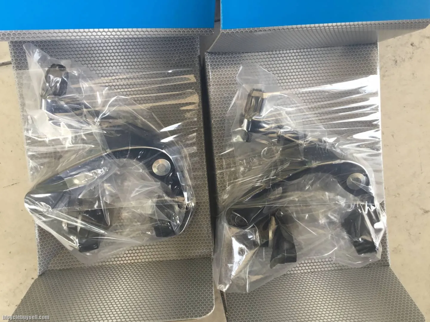SHIMANO 105 Dual-Pivot Brake Caliper -- free courier