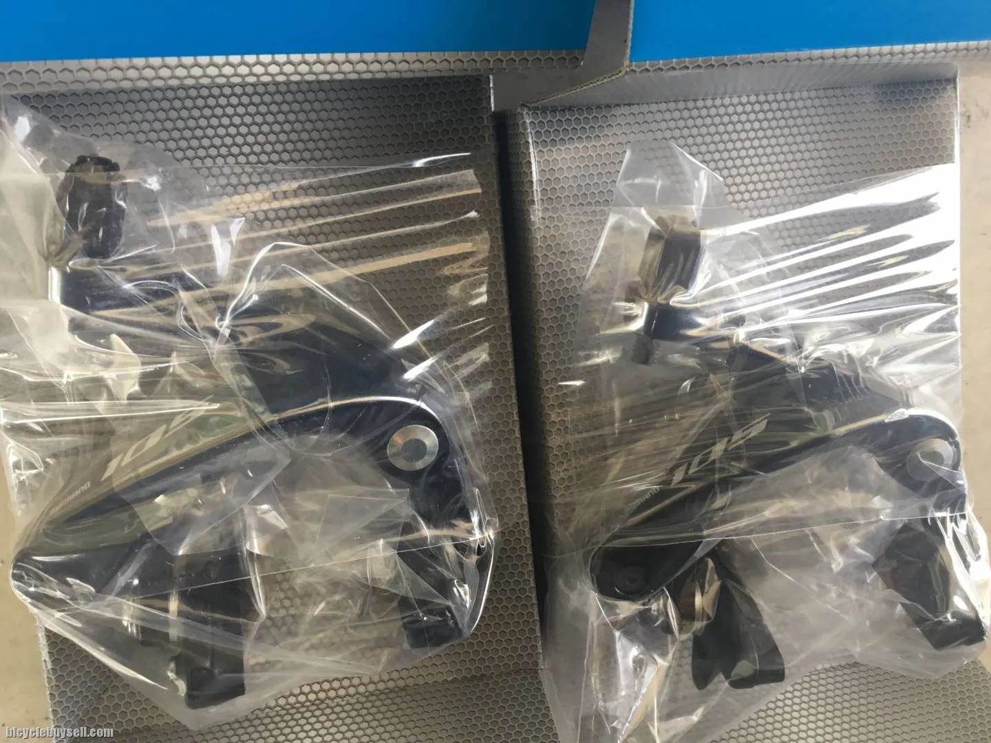 SHIMANO 105 Dual-Pivot Brake Caliper -- free courier