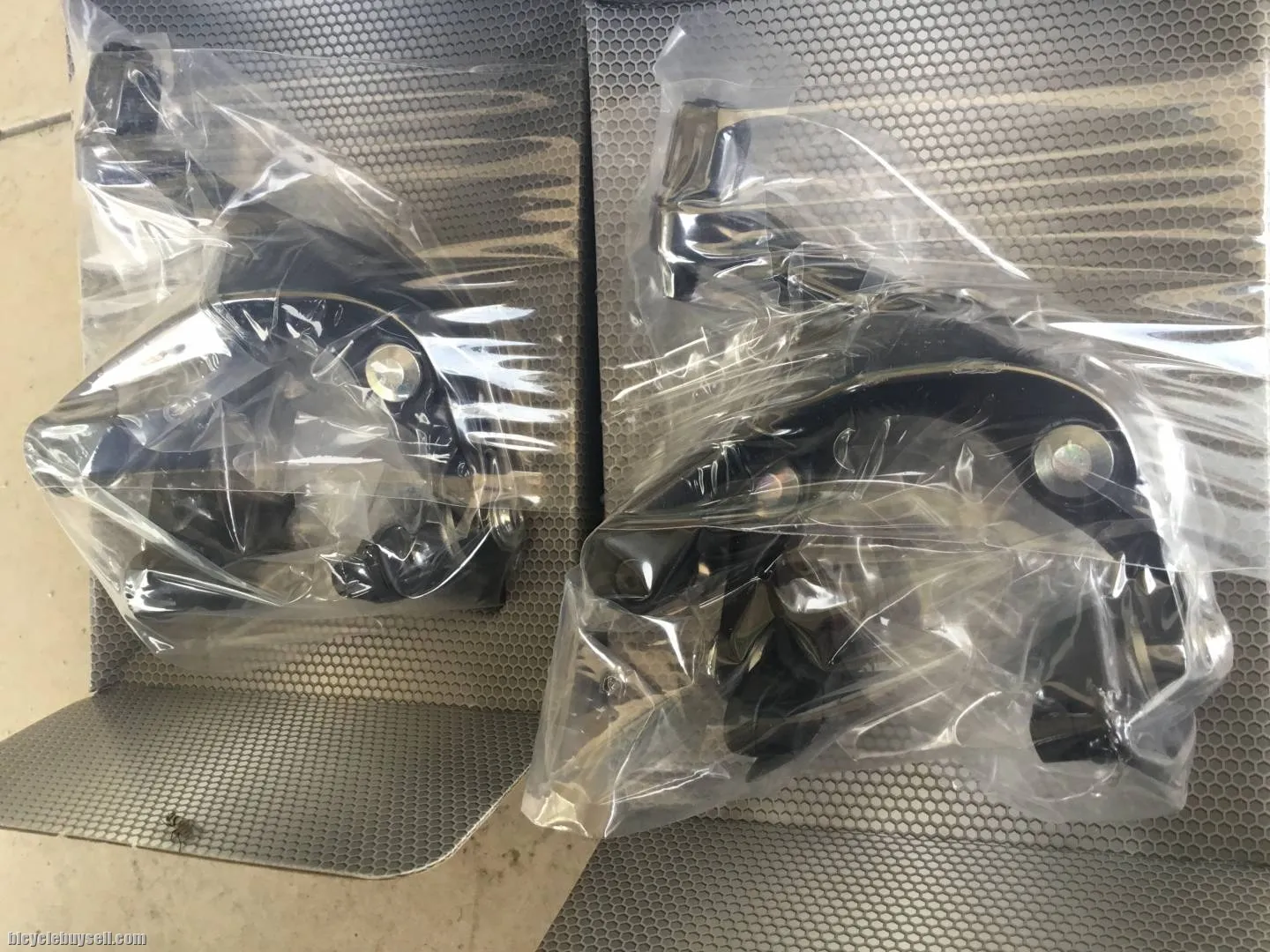 SHIMANO 105 Dual-Pivot Brake Caliper -- free courier