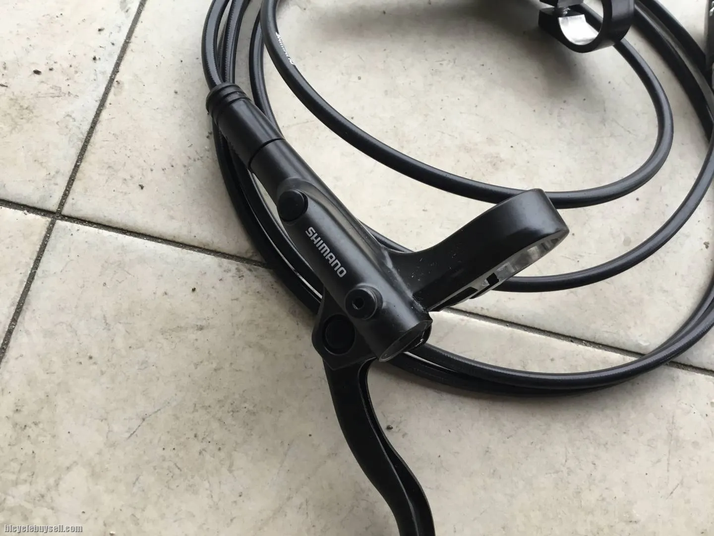 Shimano hidaulic brake M200 -- free Courier