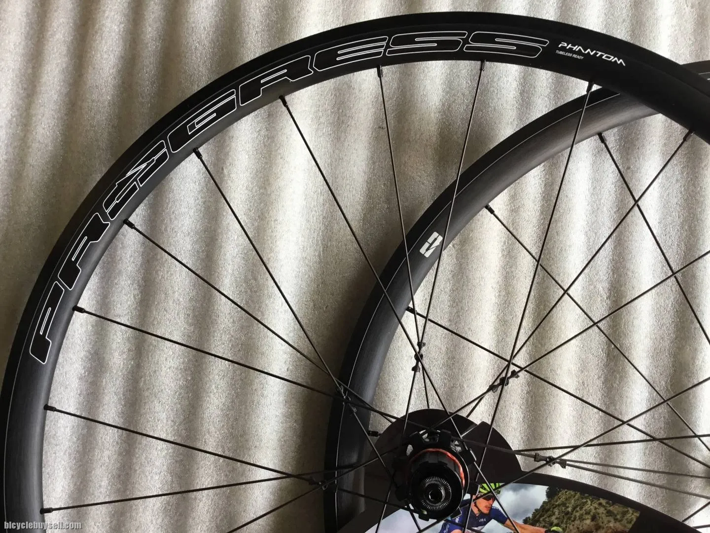Progress Phantom AirPlus Road Tubeless Wheelset @ free pos