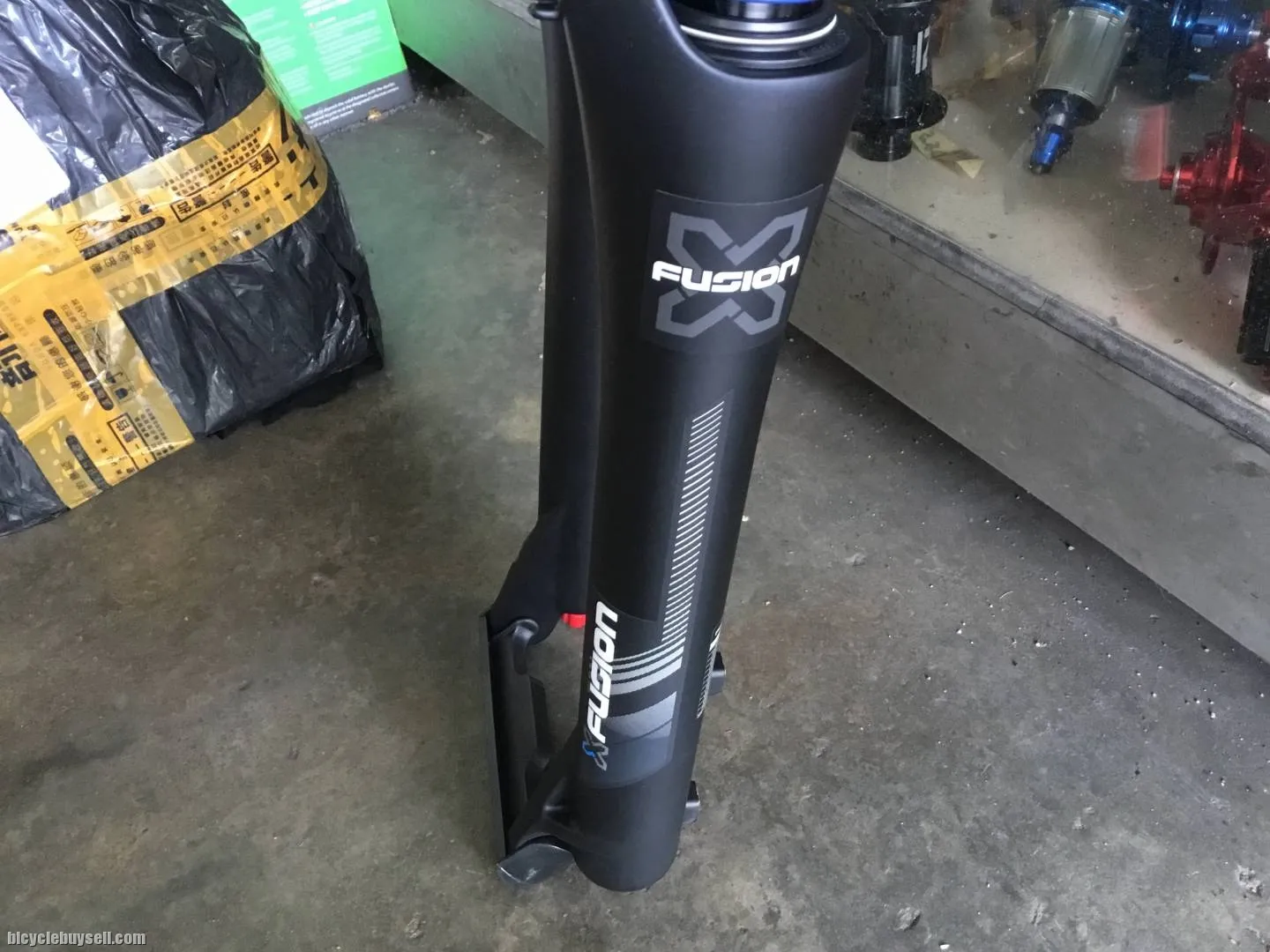 X-Fusion RC32 27.5" Air Fork / Taiwan Made (free pos w.m)