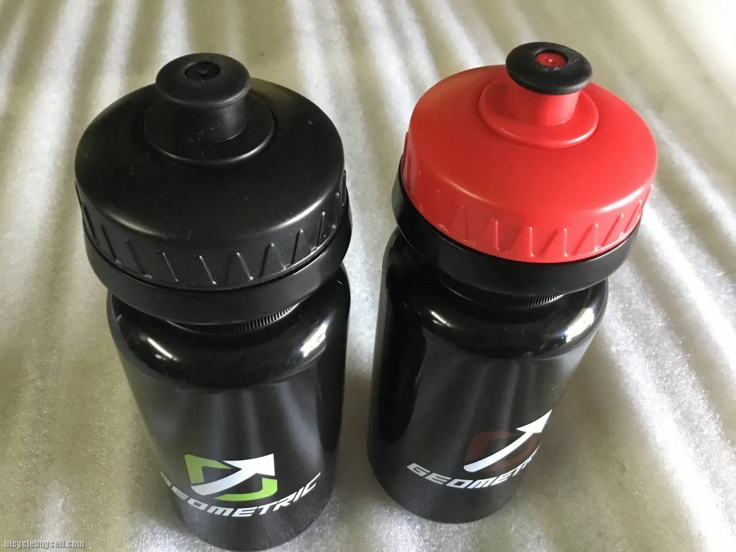 Geometric Water Bottle 600ml @ free pos