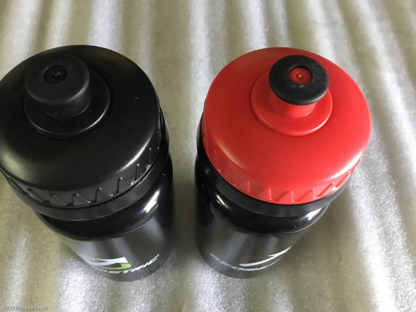 Geometric Water Bottle 600ml @ free pos