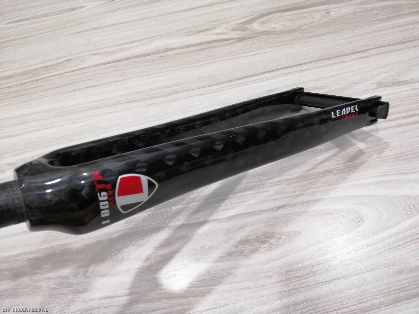 Leader I806TR Aero 700c Fixie/Road Full Carbon Fork
