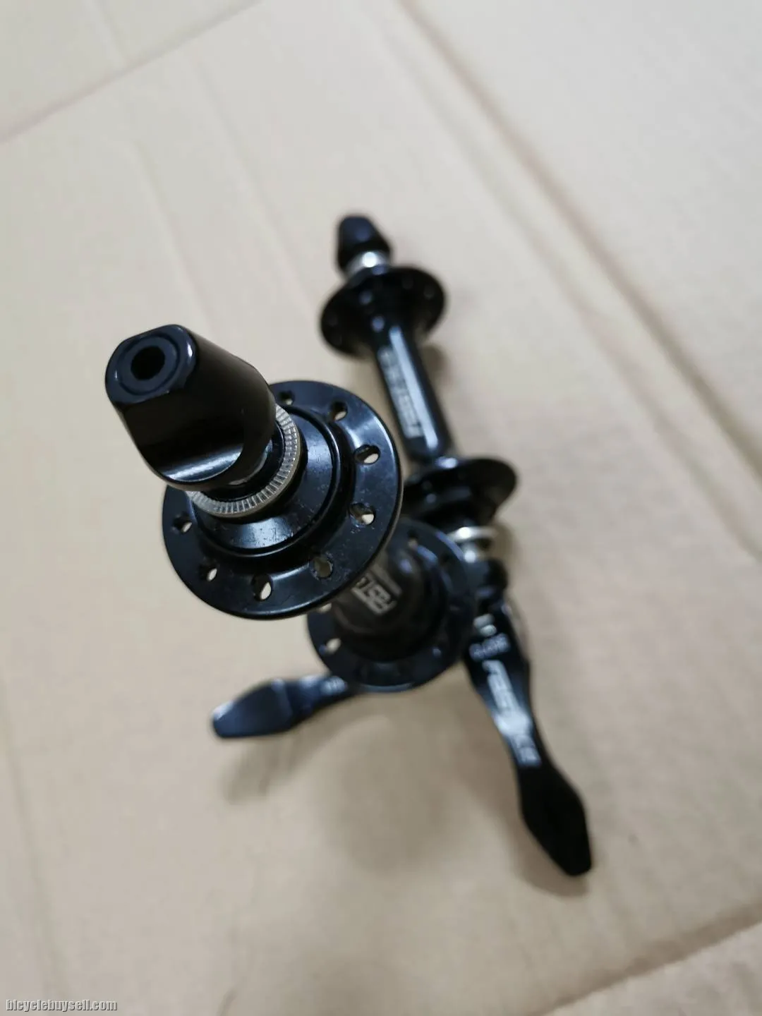 (Last one) Front Hub Road bike Fastace