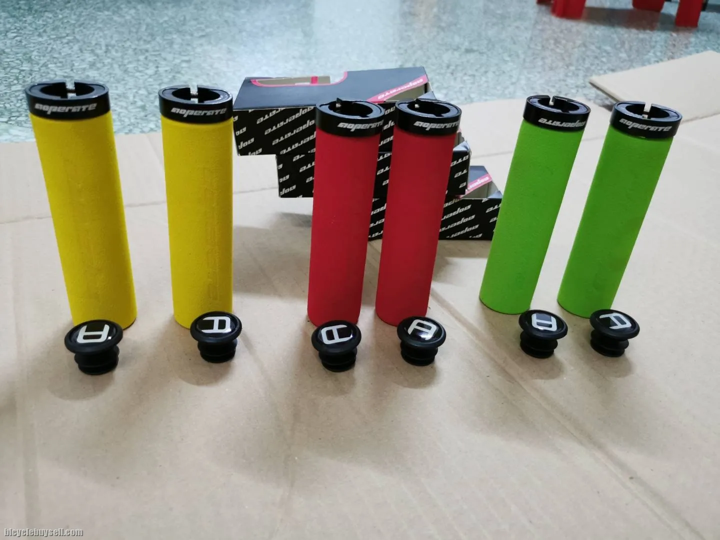 @Operate Locking Grip