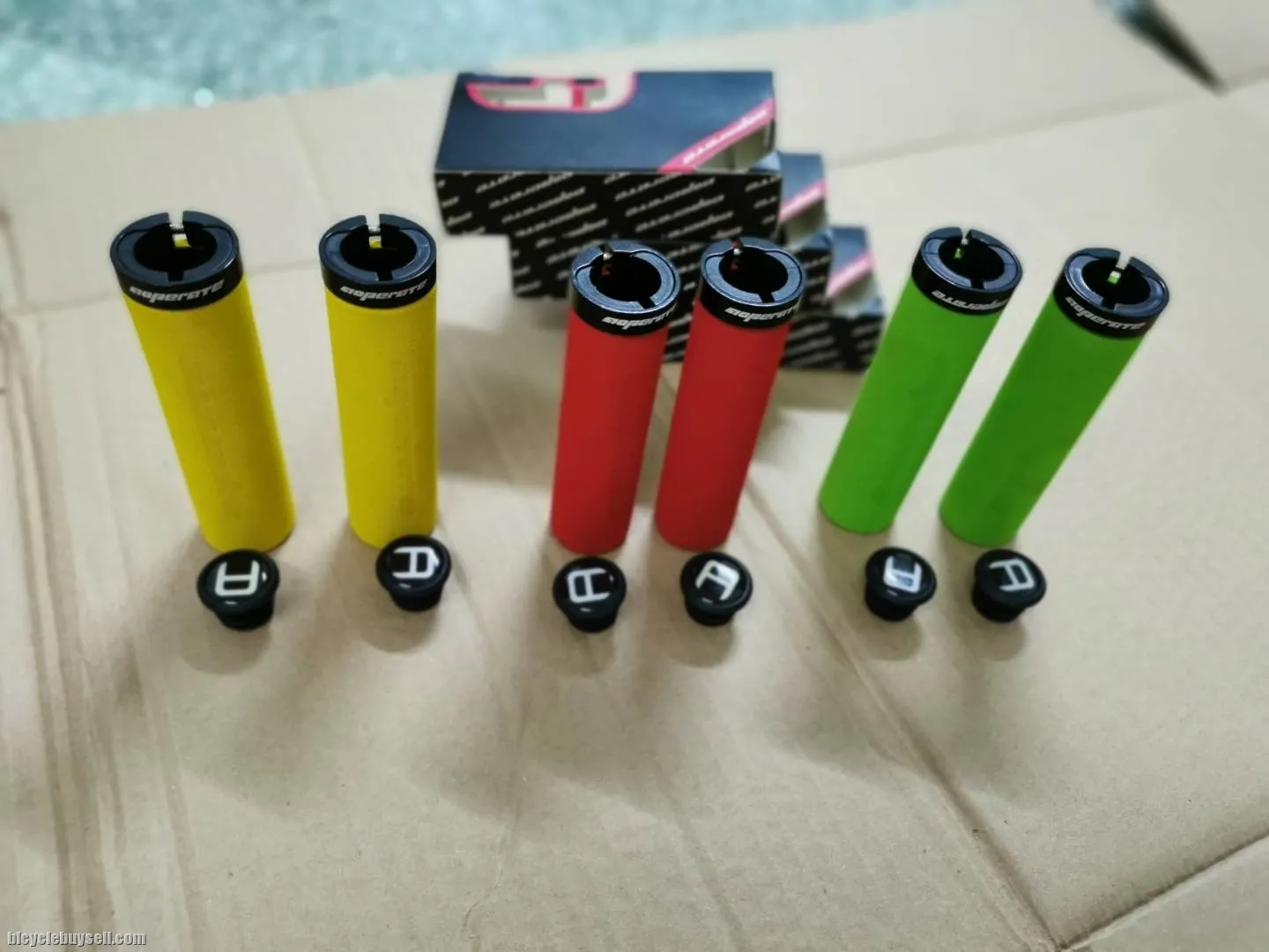 @Operate Locking Grip