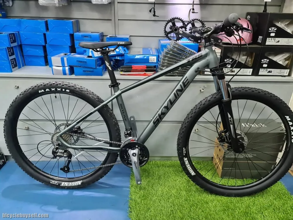 TRS Sklyline  3x8 Speeds (27.5er) Brand New !!!