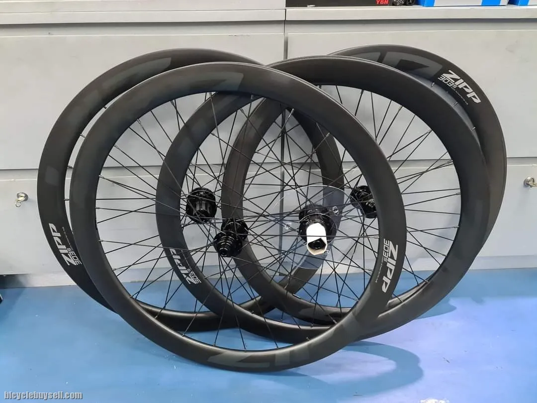Zipp 303S Carbon Wheelset (45mm) - Clincher- Disc Brand New !!!