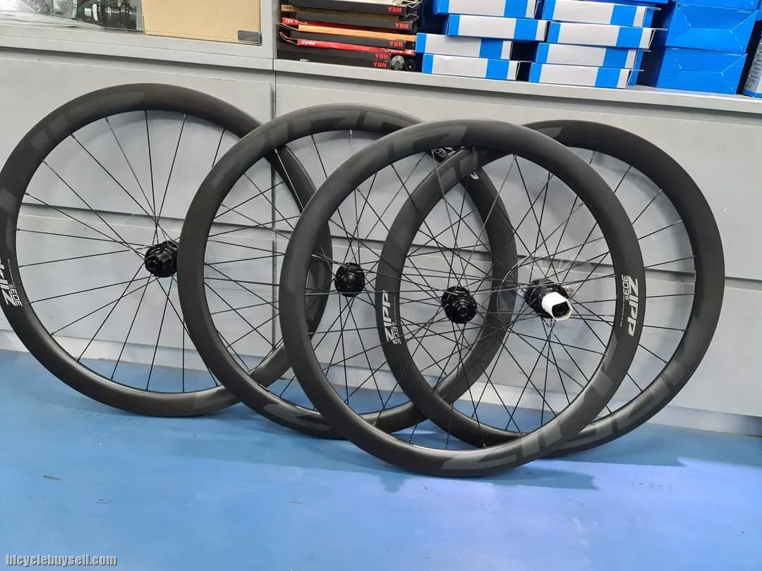 Zipp 303S Carbon Wheelset (45mm) - Clincher- Disc Brand New !!!
