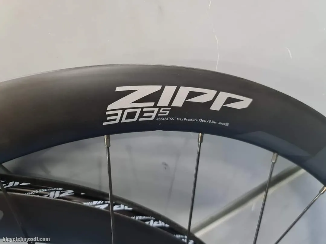 Zipp 303S Carbon Wheelset (45mm) - Clincher- Disc Brand New !!!