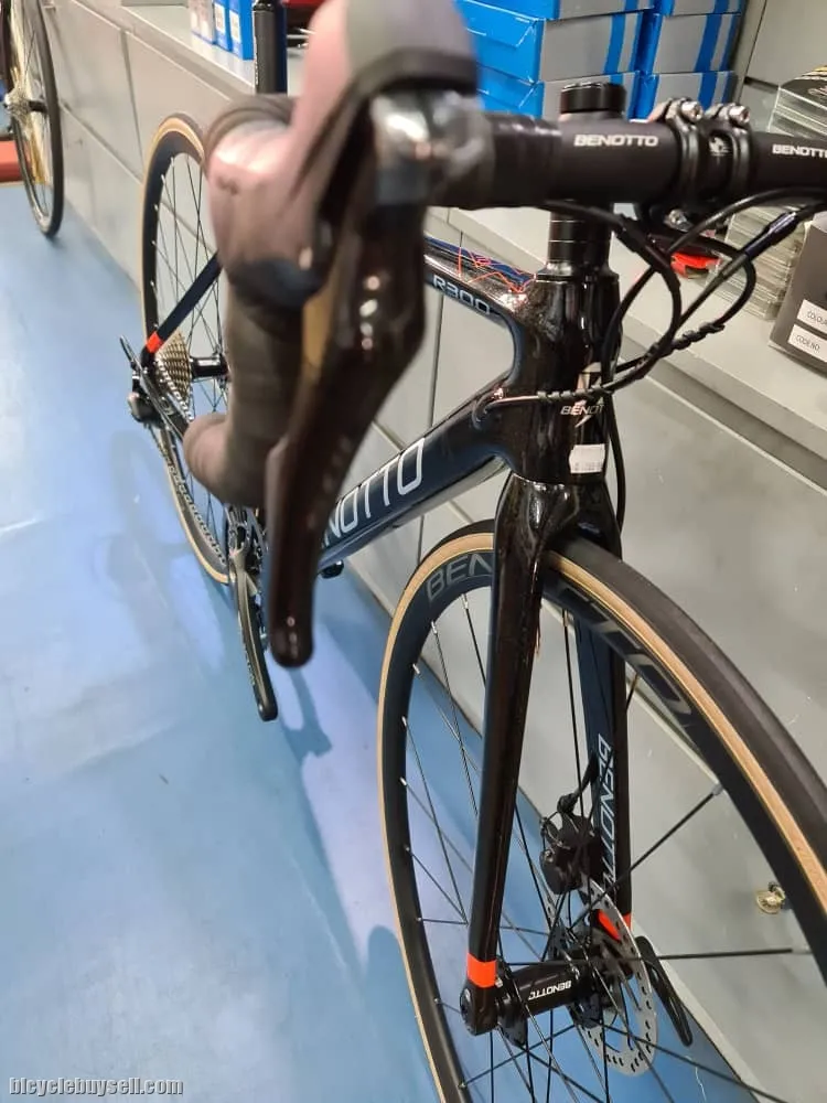 Benotto R300 Carbon Roadbike -105;R7000 Mix- (Brand New !!!)