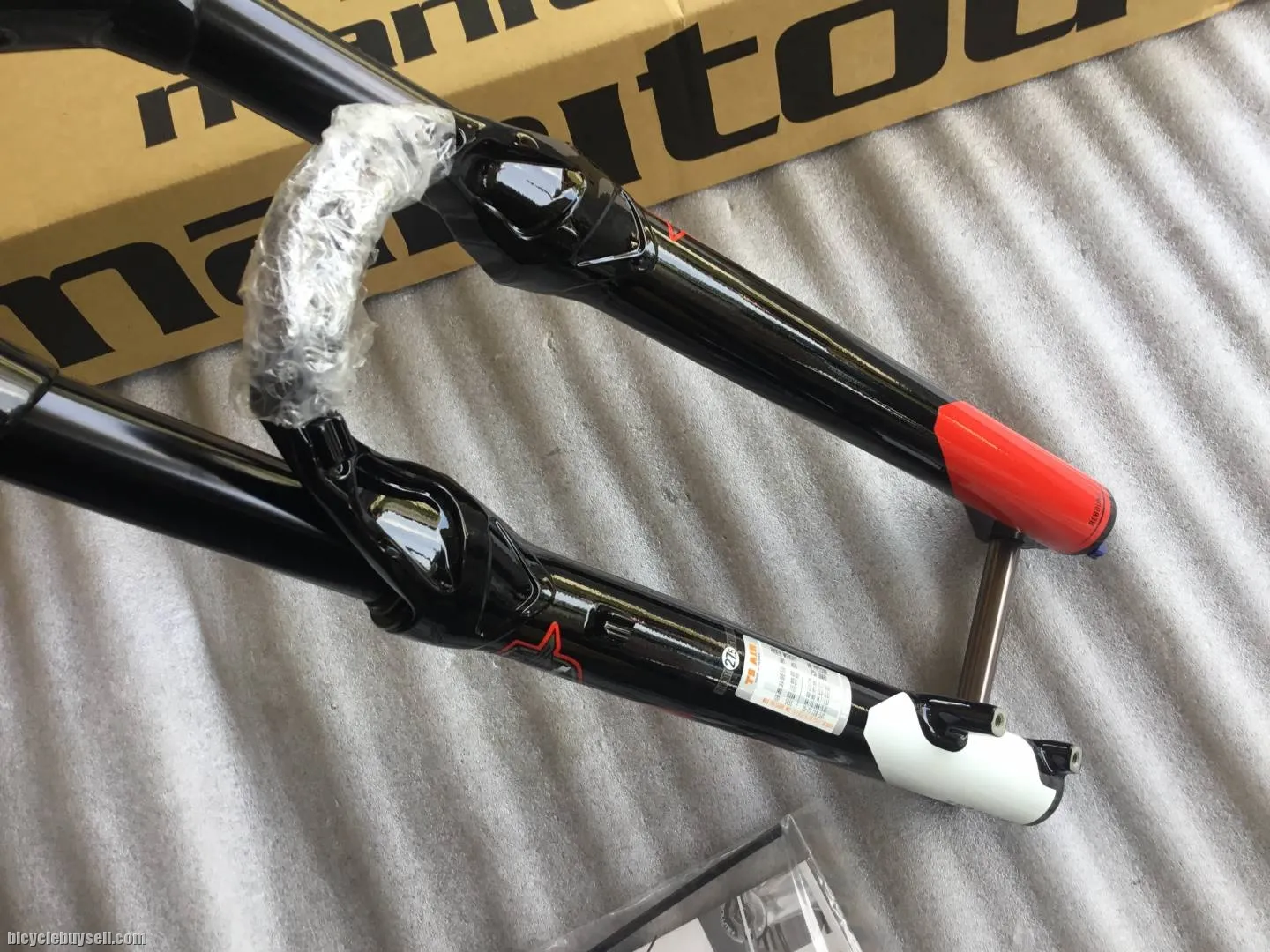 Manitou Marvel Comp 27.5 Remote AirForks | Taiwan @ free pos
