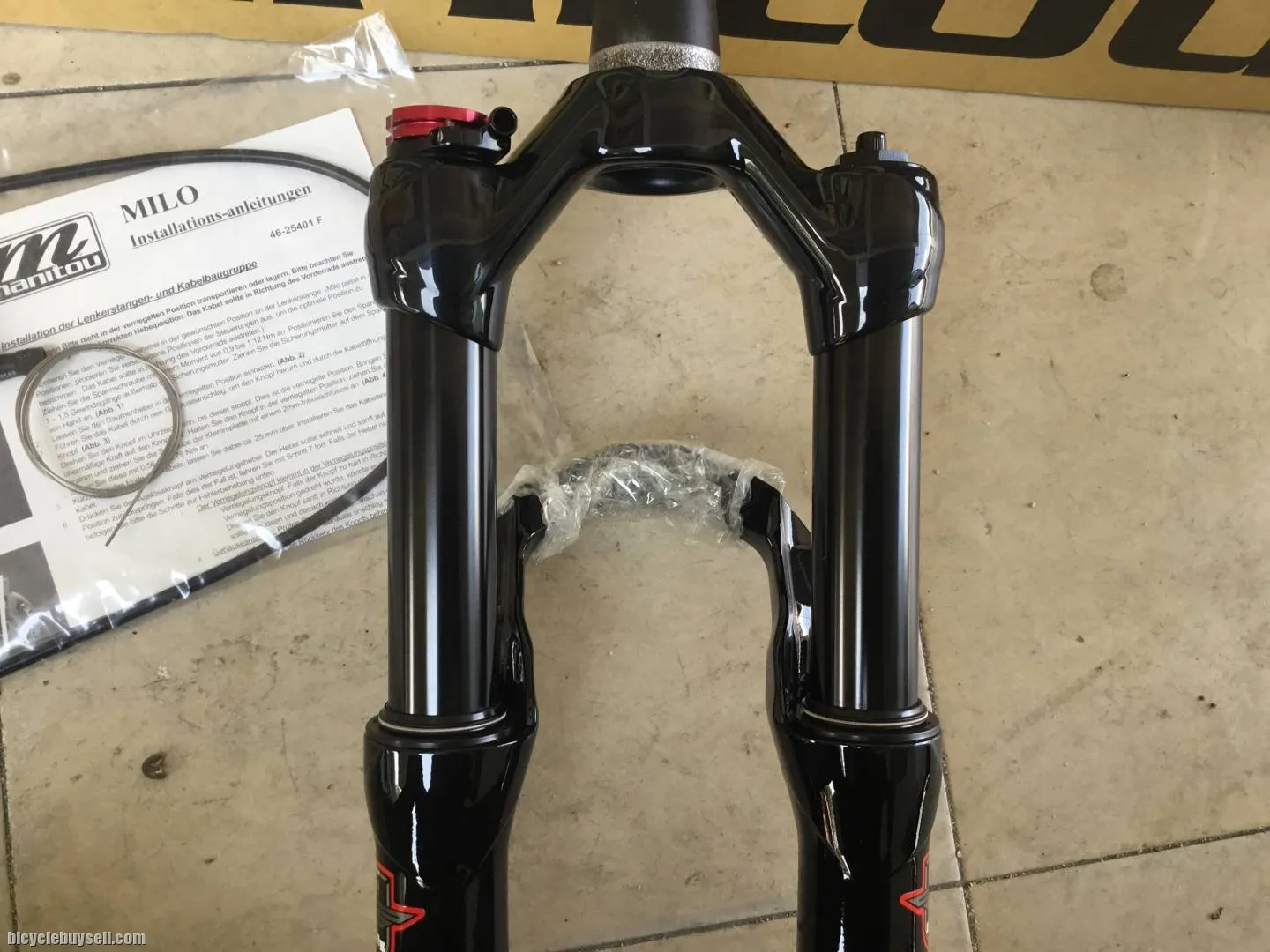 Manitou Marvel 27.5er Air Fork - Remote Lockout -- free courier