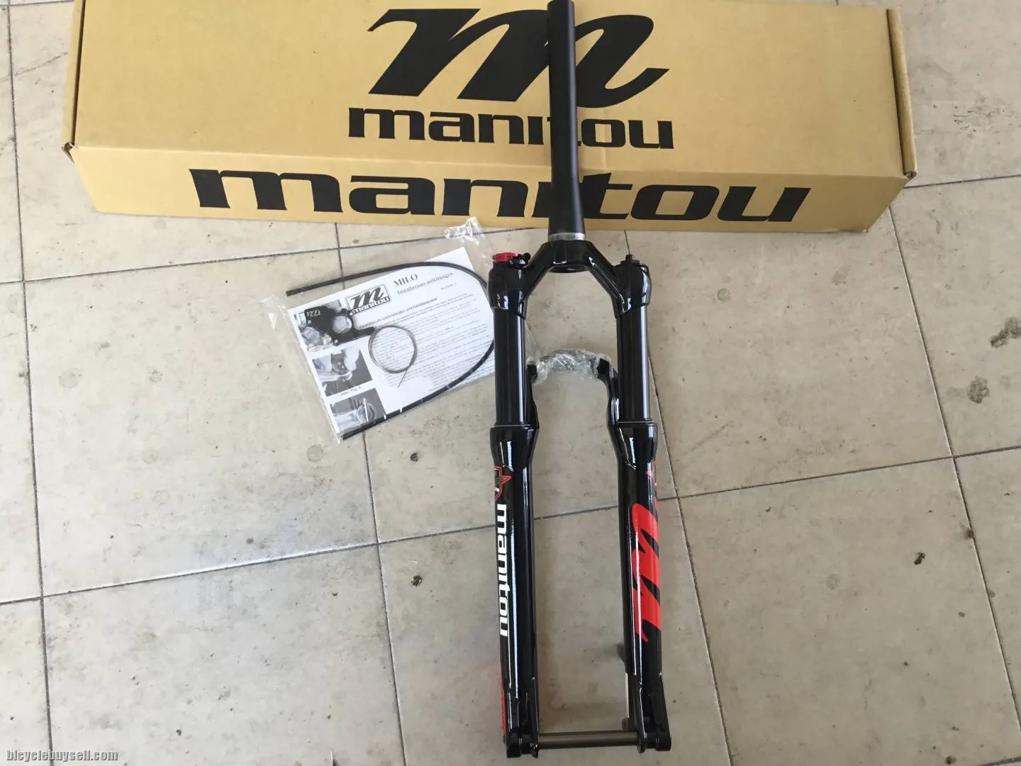Manitou Marvel 27.5er Air Fork - Remote Lockout -- free courier