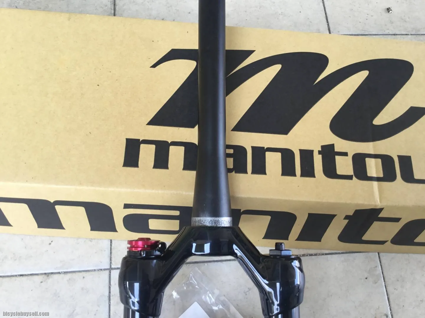 Manitou Marvel 27.5er Air Fork - Remote Lockout -- free courier