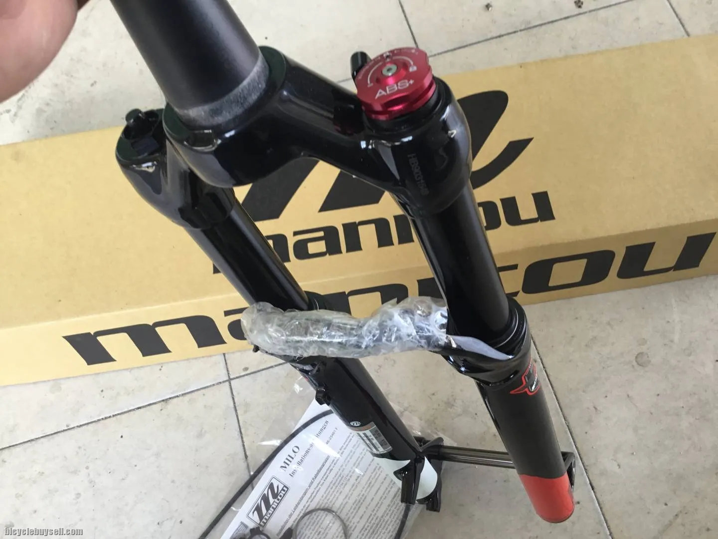 Manitou Marvel 27.5er Air Fork - Remote Lockout -- free courier