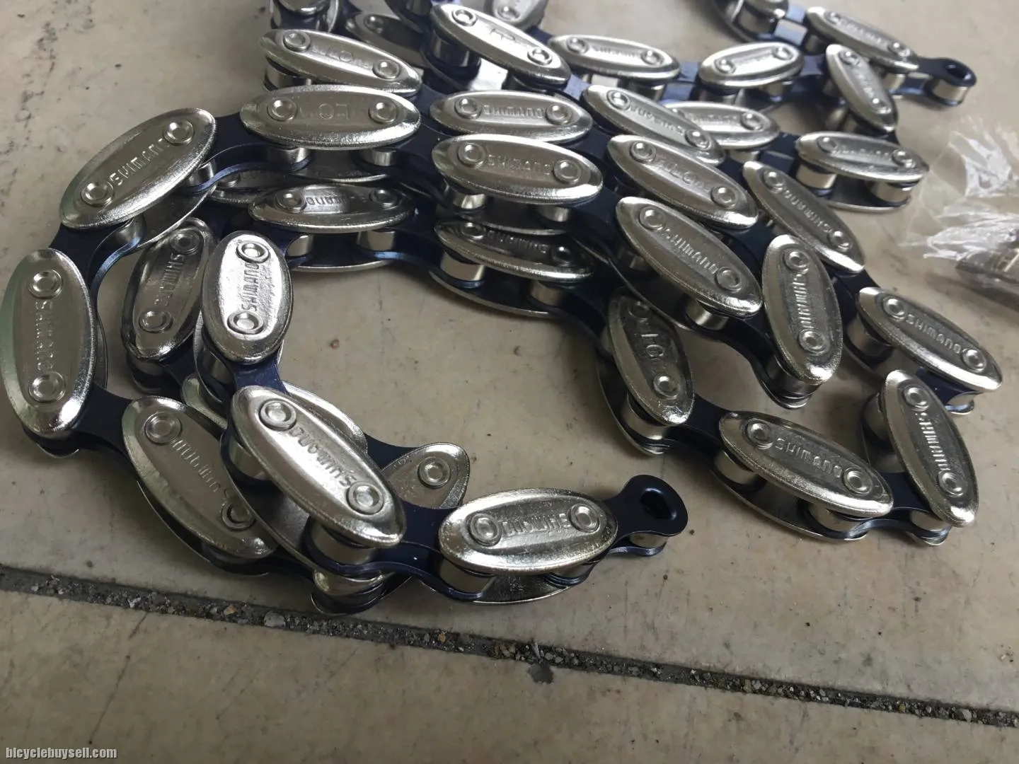 Shimano Olive Single Speed Chain 100L-- free courier