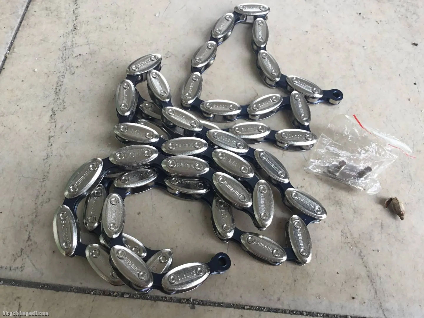Shimano Olive Single Speed Chain 100L-- free courier