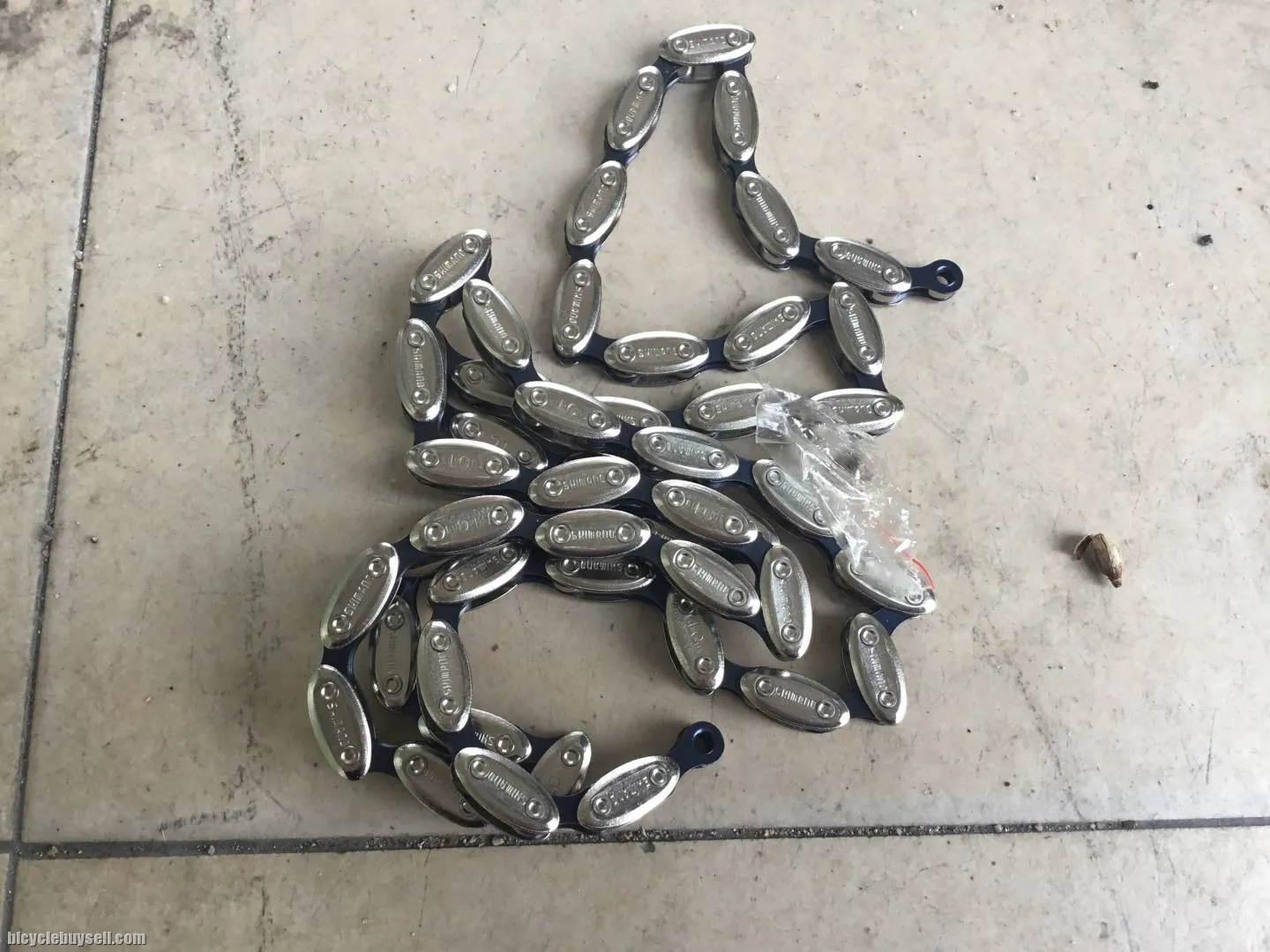 Shimano Olive Single Speed Chain 100L-- free courier