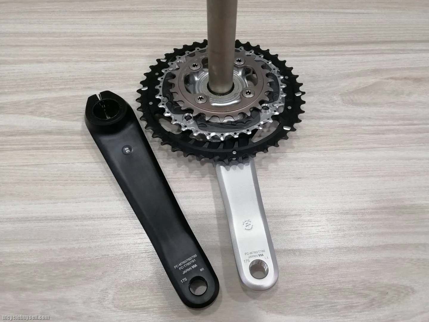 Shimano XT M780 42/32/24T 175mm 3 x 10 Speed Crank Set