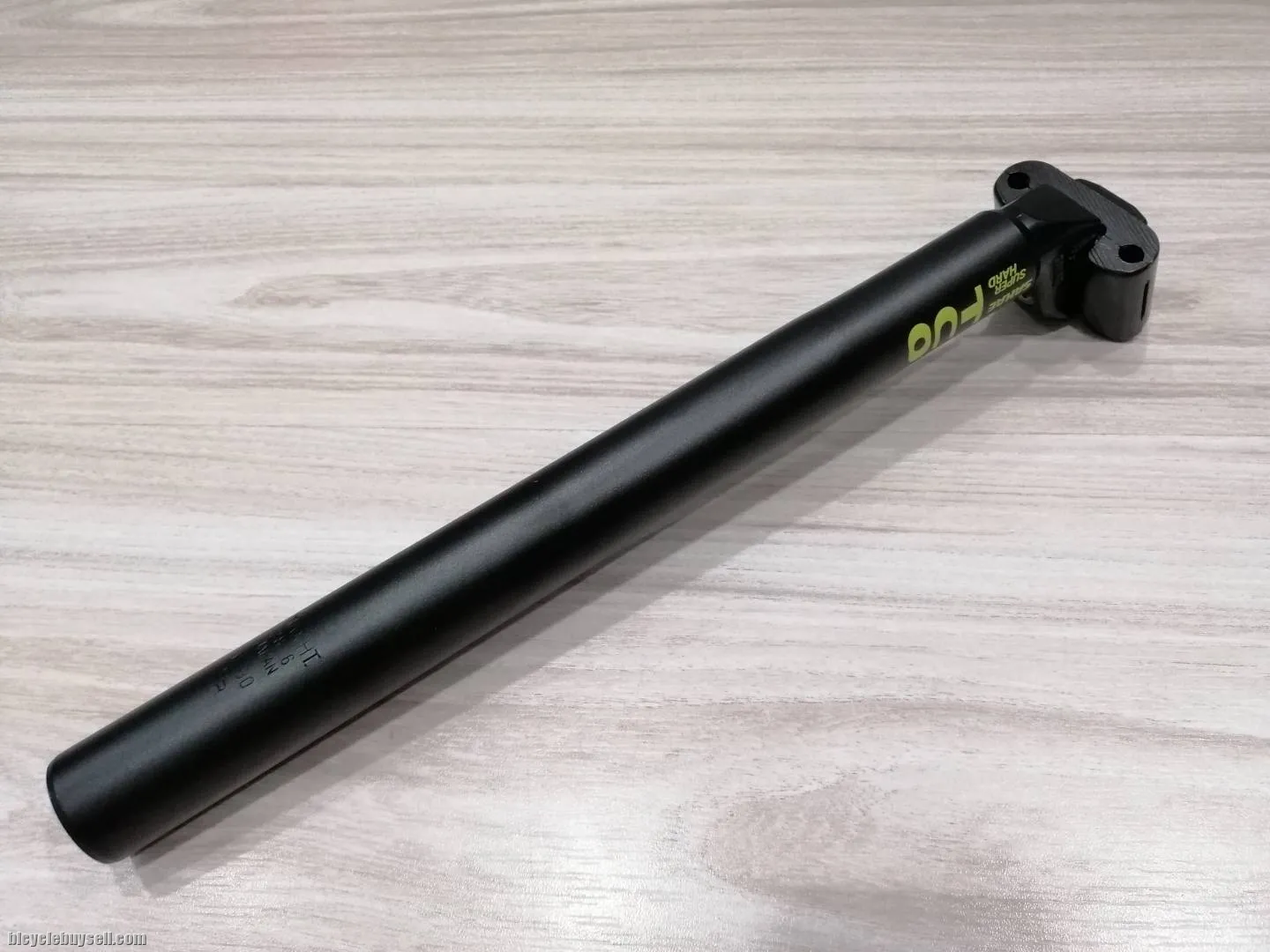 SR Sakae TCO 28.6 x 300mm Seatpost