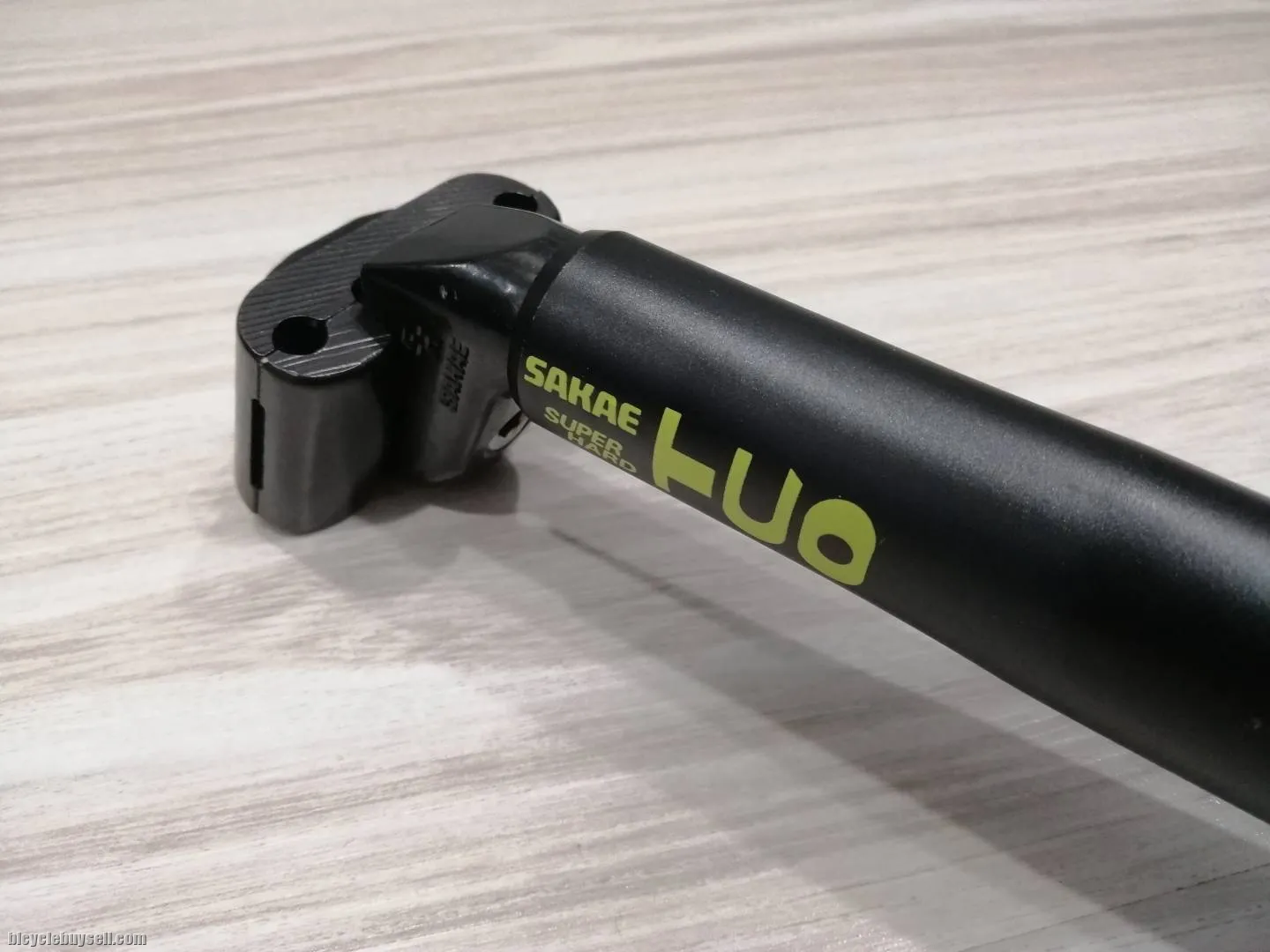 SR Sakae TCO 28.6 x 300mm Seatpost