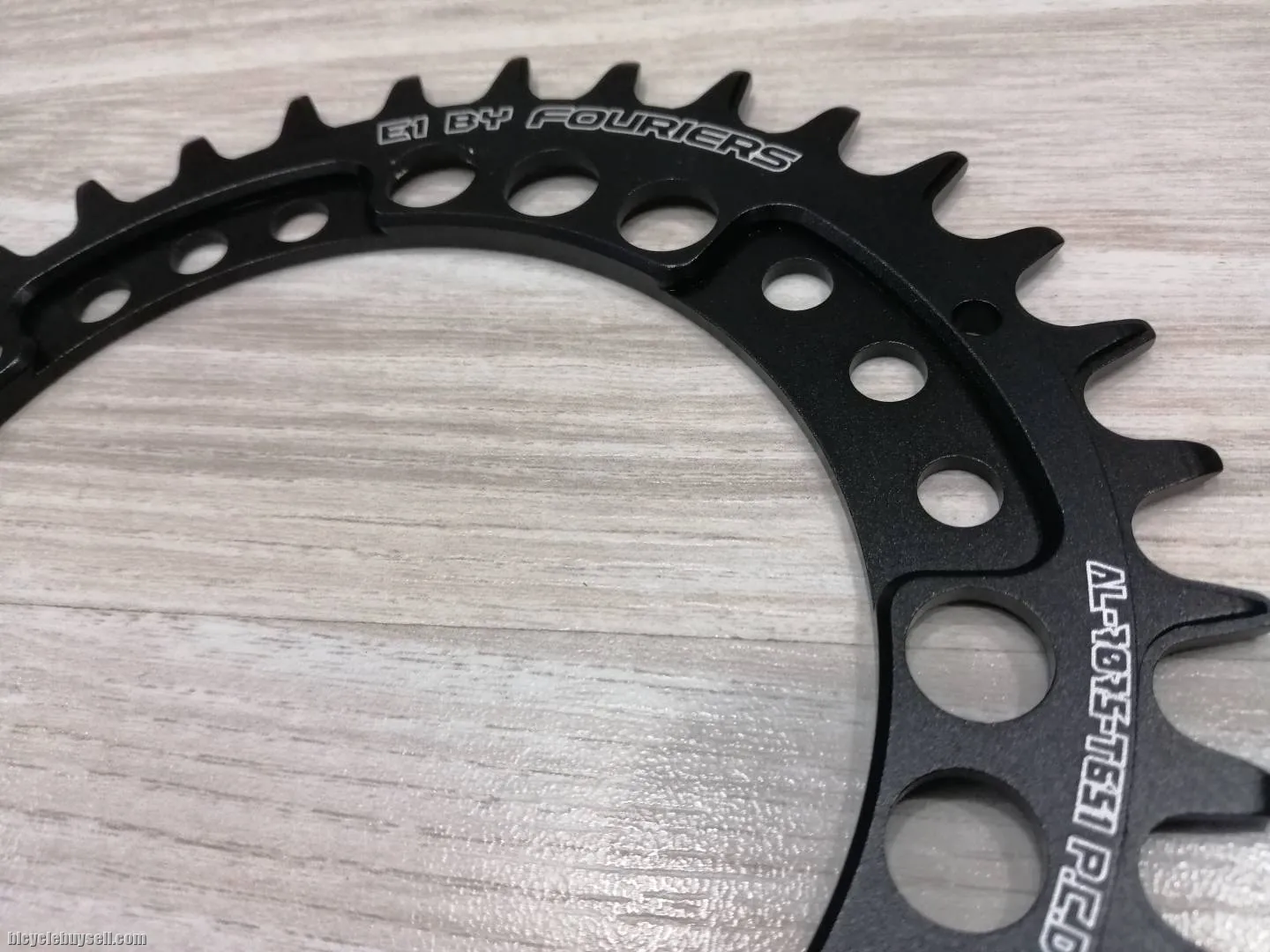 Fouriers DX007 BCD104 34T Oval Single Speed Chainring