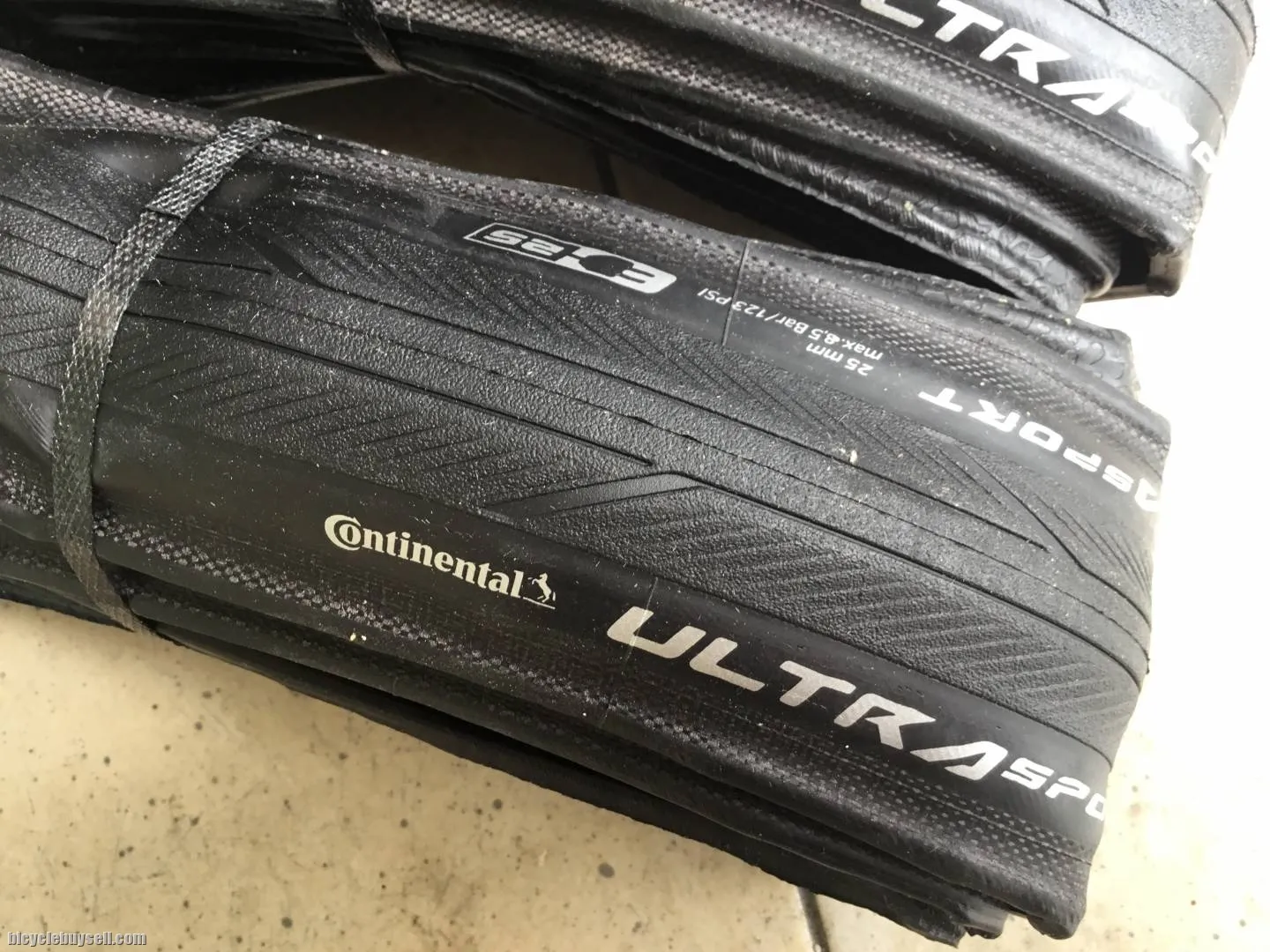 Continental Ultra Sport 3 | 700x25c Tires - 1set - free courier
