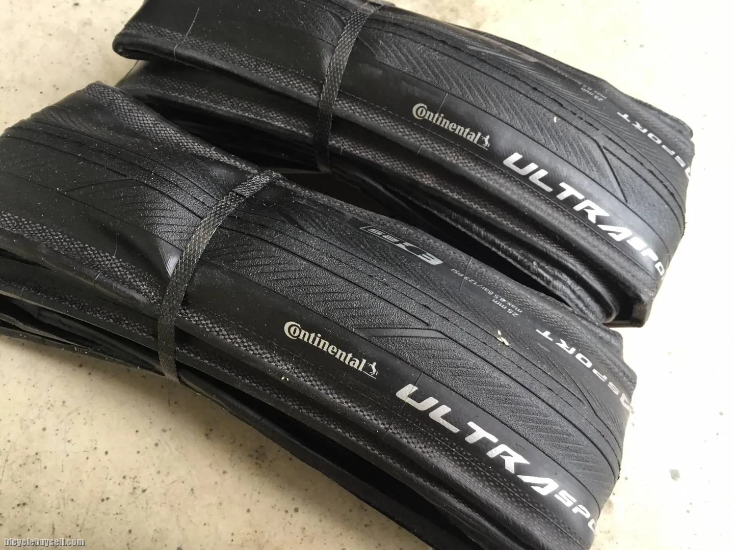 Continental Ultra Sport 3 | 700x25c Tires - 1set - free courier
