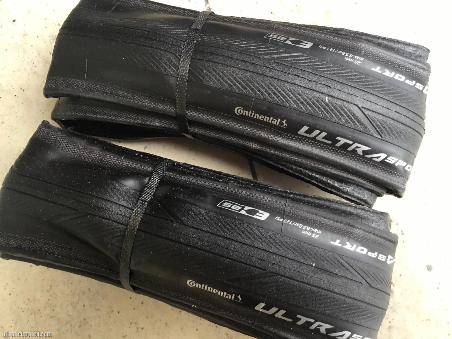 Continental Ultra Sport 3 | 700x25c Tires - 1set - free courier