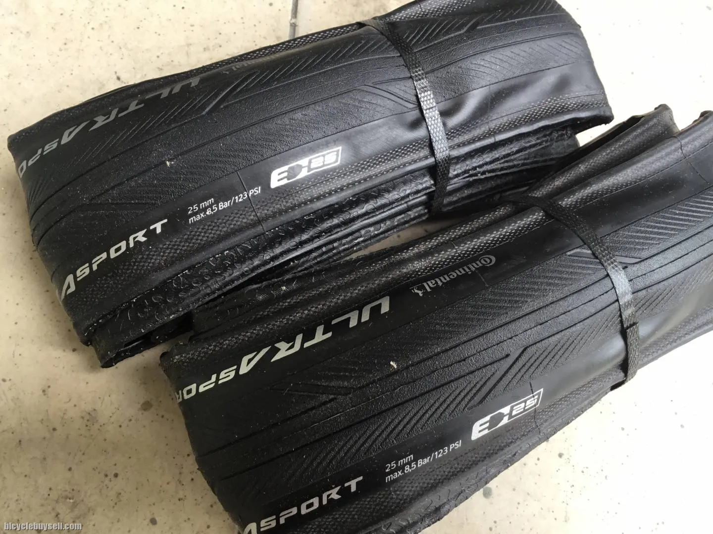 Continental Ultra Sport 3 | 700x25c Tires - 1set - free courier