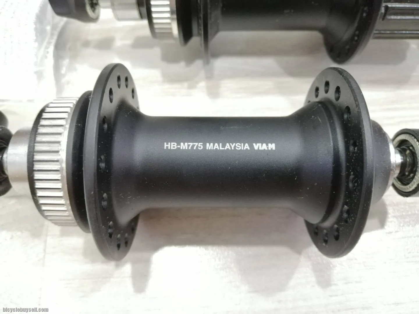 Shimano XT M775 10 Speed Center Lock 32H Hub Set With QR