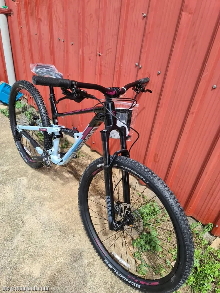 Polygon Siskiu D7 -27.5er- (Brand New !!!)