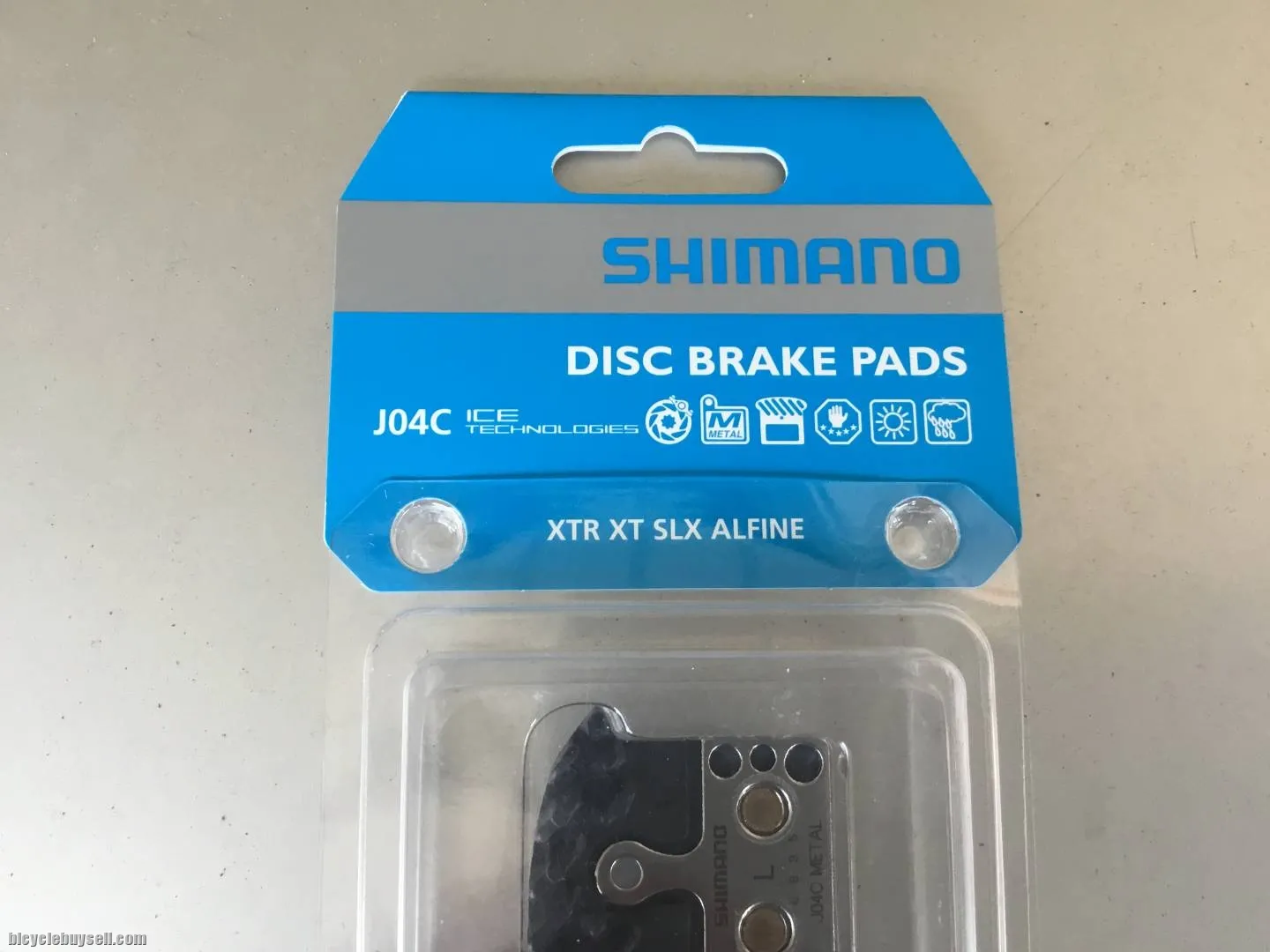 Shimano XT Metal Fin Pad J04C @ free pos