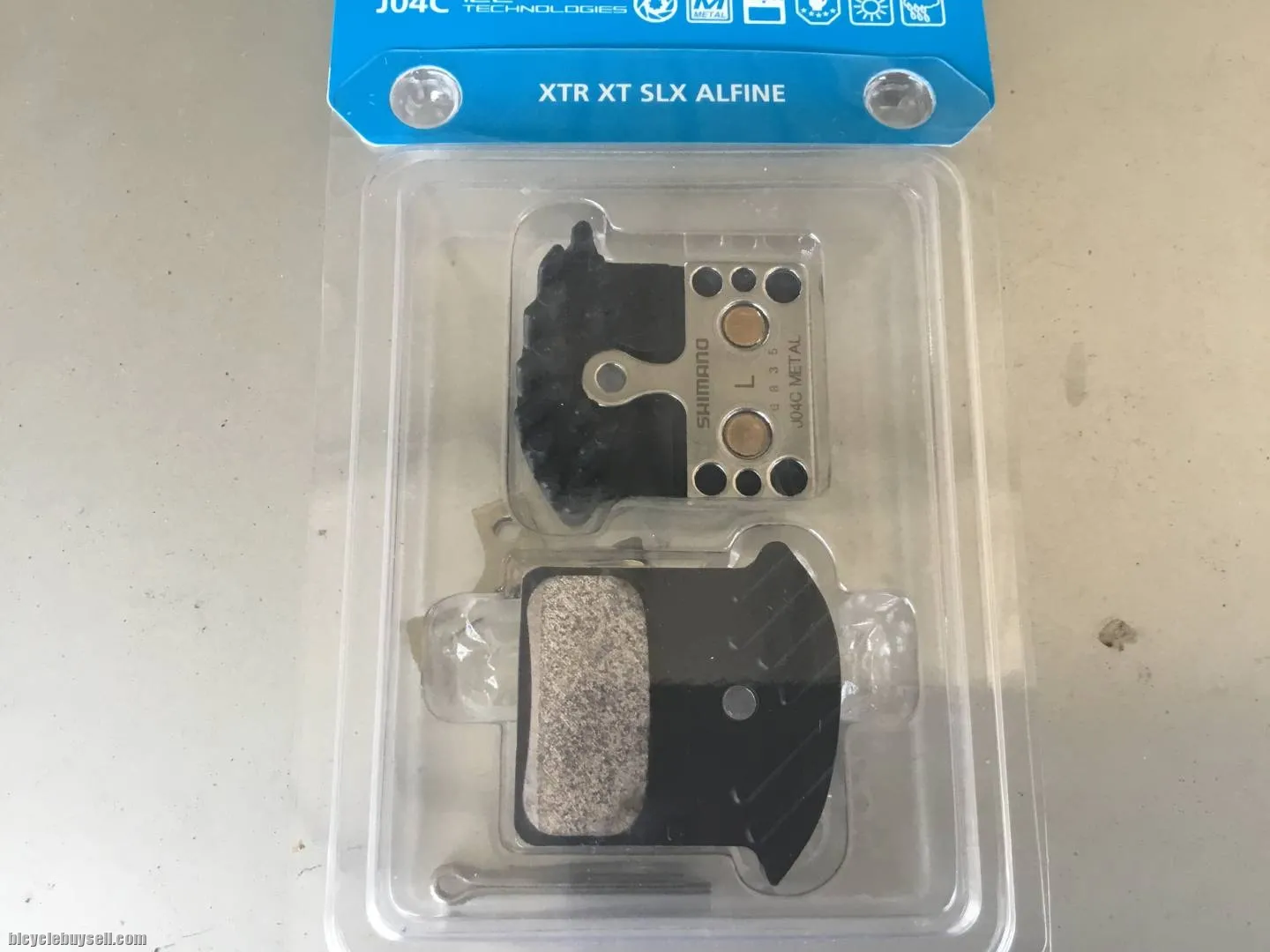 Shimano XT Metal Fin Pad J04C @ free pos